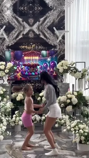 Нажми и смотри