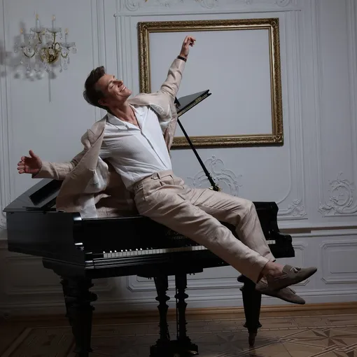 Алексей Воробьев пока не встретил свою настоящую любовь