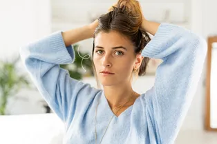 Синдром уставшего лица: что сделать в обед, чтобы к вечеру не «уплыли» брови и овал