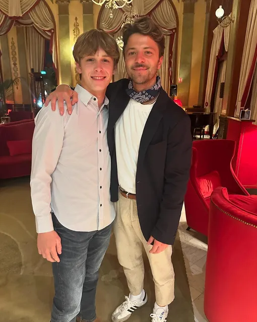 Хадсон Мик с режиссером Флетчером Барнсом в сентябре