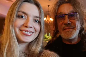 Дочь Владимира Кузьмина от поэтессы показала редкие фото с ним и младшей сестрой Дочь Владимира Кузьмина от поэтессы показала редкие фото с ним и младшей сестрой