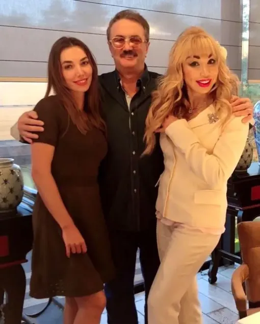 Маша Распутина с дочерью и мужем