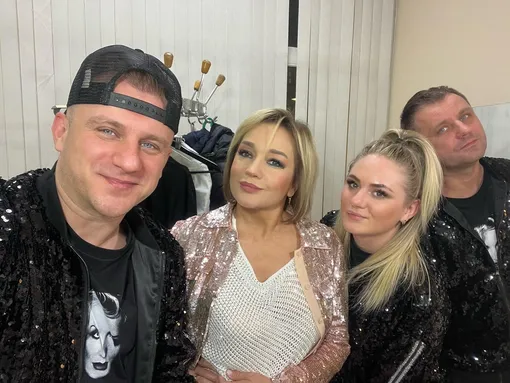 Дмитрий Берегуля, Татьяна Буланова, Алена и Максим Алалыкины Дмитрий Берегуля, Татьяна Буланова, Алена и Максим Алалыкины