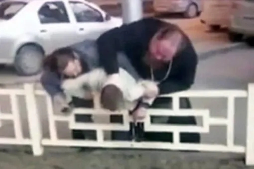 Избиение Вадима Мальцева Александром Чернейкиным и его братом попало на видео