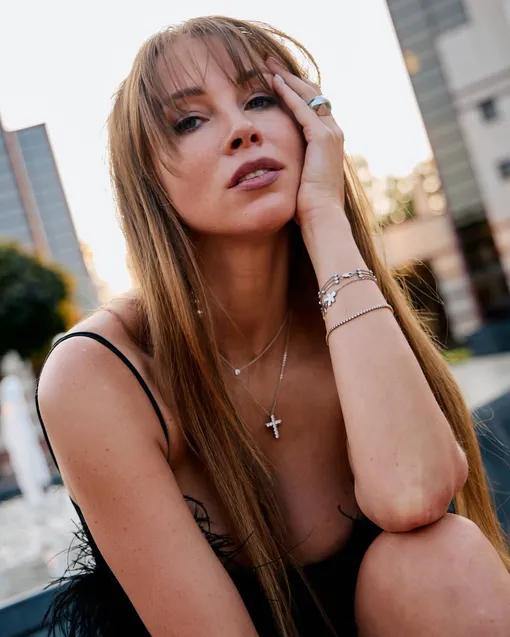 Полина Диброва рискует лишиться детей и особняка Полина Диброва рискует лишиться детей и особняка
