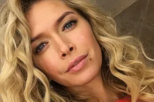 Вера Брежнева записала трогательное видео для мамы в ее день рождения Вера Брежнева записала трогательное видео для мамы в ее день рождения