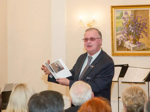 Виктору Карцеву вернули коллекцию Виктору Карцеву вернули коллекцию