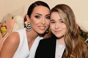 «Сегодня тебе 18. Даже не верится»: Алсу показала трогательные снимки с уехавшей в США младшей дочерью