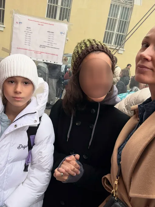 Елена Товстик заявила, что Роман увез дочь из школы Елена Товстик заявила, что Роман увез дочь из школы