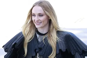 Софи Тернер после кардинальной смены имиджа появилась на фестивале в Лондоне