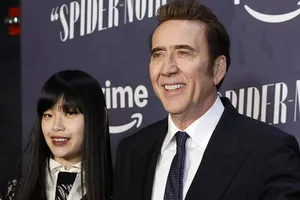 Николас Кейдж после преображения вместе с молодой женой появился на премьере