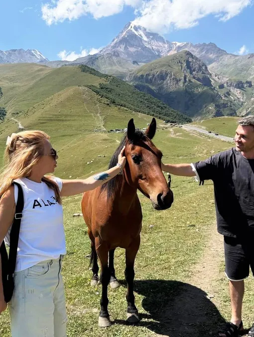 Алена Апина и Юрий Полинаров в Грузии Алена Апина и Юрий Полинаров в Грузии