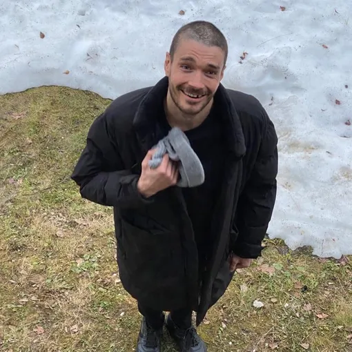 Максим Матвеев в роли Артема Стрелецкого