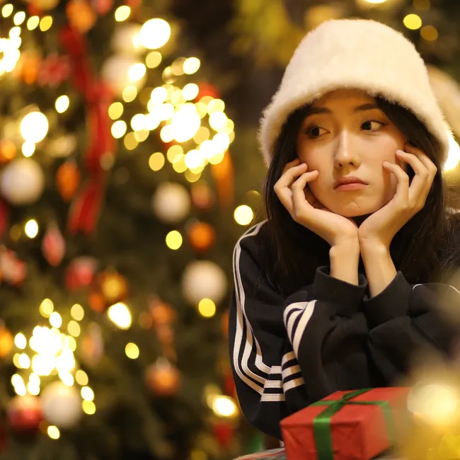 Как провести Новый год и праздники в одиночестве: 5 способов не впасть в уныние