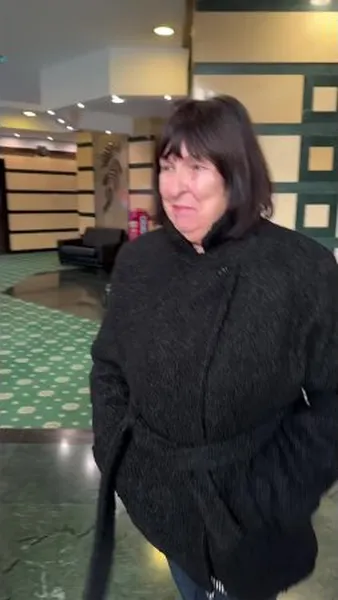 Нажми и смотри