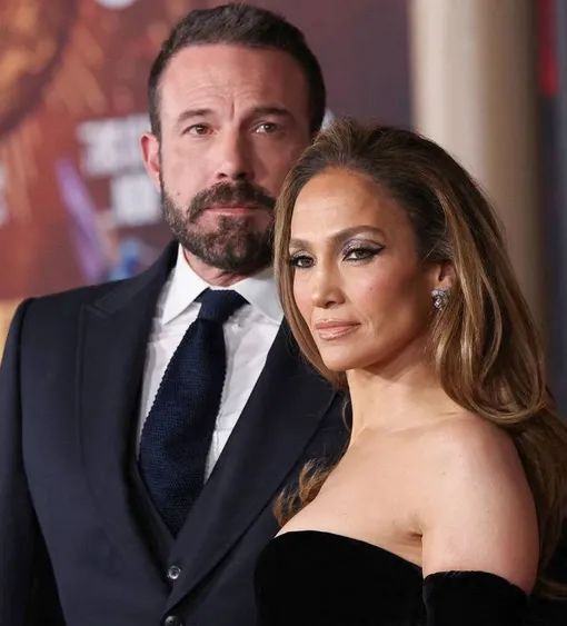 Бен Аффлек и Дженнифер Лопес развелись в 2024 году Бен Аффлек и Дженнифер Лопес развелись в 2024 году