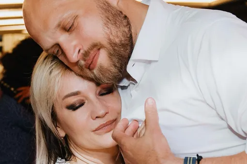 «Люблю тебя бесконечно!»: Татьяна Буланова показала интимное фото с молодым мужем в годовщину романа «Люблю тебя бесконечно!»: Татьяна Буланова показала интимное фото с молодым мужем в годовщину романа