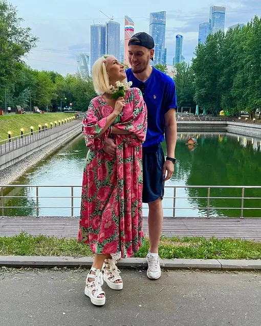 Лера Кудрявцева заявила, что не выпрашивает у мужа подарки Лера Кудрявцева заявила, что не выпрашивает у мужа подарки
