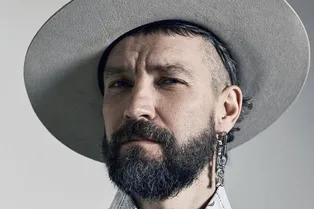 «У меня много людей получают зарплату, водителю плачу 200 тысяч в месяц»: Владимир Кристовский раскрыл траты на семью «У меня много людей получают зарплату, водителю плачу 200 тысяч в месяц»: Владимир Кристовский раскрыл траты на семью