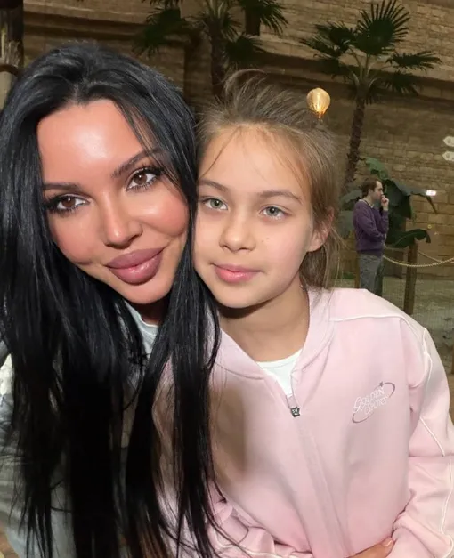 Оксана Самойлова и ее дочь Майя родились в один день