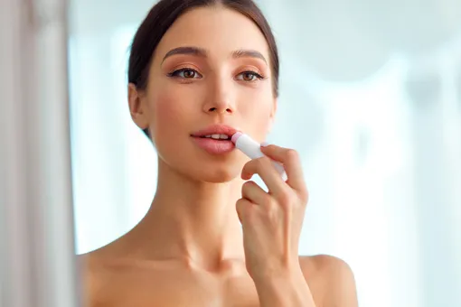 Нежный поцелуй: как выбрать самый лучший бальзам для губ