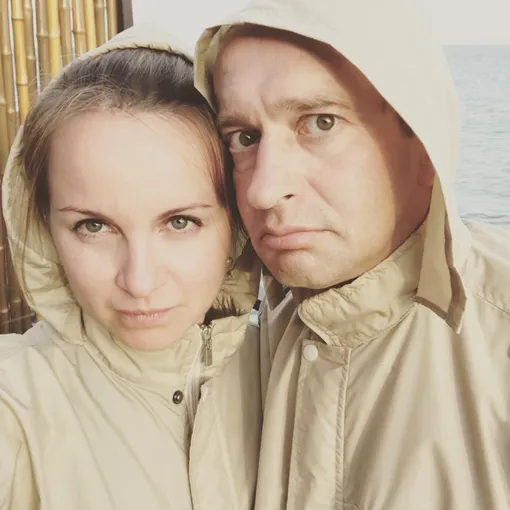 Ольга Литвинова и Константин Хабенский часто дурачатся, позируя для фото Константин Хабенский