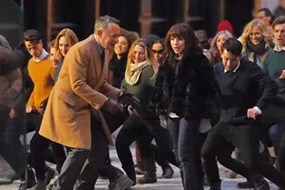 Том Хэнкс и Джастин Бибер снялись в клипе Карли Рэй Джепсен Том Хэнкс и Джастин Бибер снялись в клипе Карли Рэй Джепсен