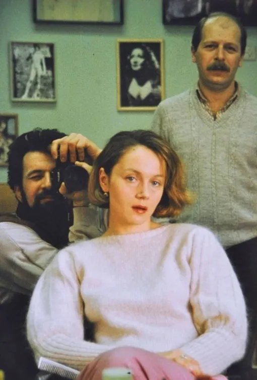 На съемочной площадке фильма «Одинокая женщина желает познакомиться»