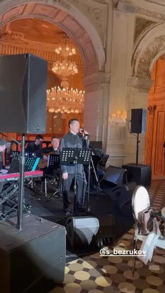 Нажми и смотри