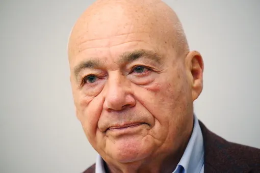 Владимир Познер высказал опасения, что его могут посадить в тюрьму за атеизм Владимир Познер высказал опасения, что его могут посадить в тюрьму за атеизм