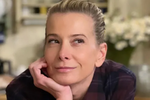 «Нескромность сводит с ума!»: кокетливо позирующая Юлия Высоцкая в бикини ошеломила блогеров «Нескромность сводит с ума!»: кокетливо позирующая Юлия Высоцкая в бикини ошеломила блогеров