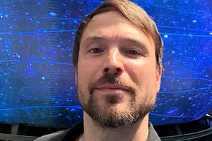 «Мой тренер меня не щадит»: Алексей Чадов занялся спортом под руководством маленькой дочери