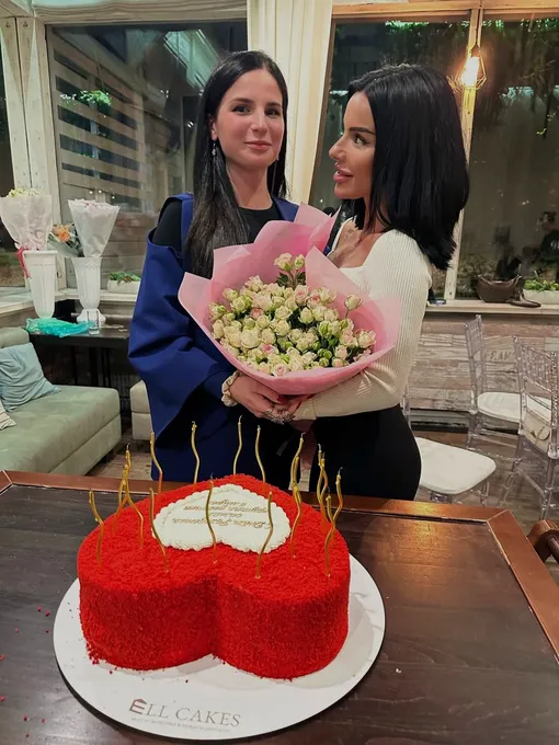Поклонники Юлии Волковой заявили, что дочь очень похожа на нее Поклонники Юлии Волковой заявили, что дочь очень похожа на нее
