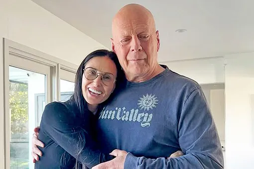 Две женщины «крепкого орешка»: Деми Мур и Эмма Хеминг встретились на благотворительном вечере в честь Брюса Уиллиса Две женщины «крепкого орешка»: Деми Мур и Эмма Хеминг встретились на благотворительном вечере в честь Брюса Уиллиса