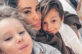 «Я отпустила Сэма, это моя боль»: Айза призналась, что отдала сына родителям «Я отпустила Сэма, это моя боль»: Айза призналась, что отдала сына родителям