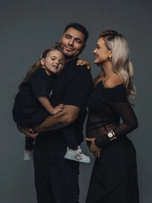 Птаха и Лана Реутова с дочерью Сияной