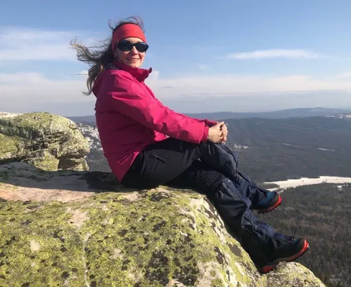 Наталья Наговицына сломала ногу в горах и не смогла спуститься