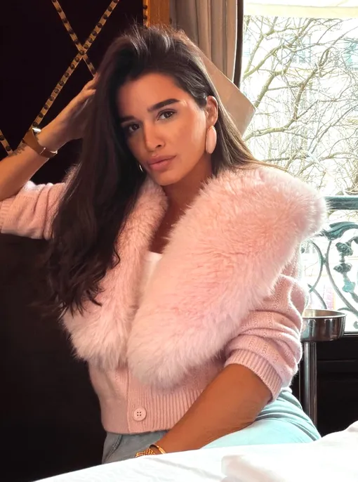 Ксения Бородина вернулась в Москву без одного чемодана