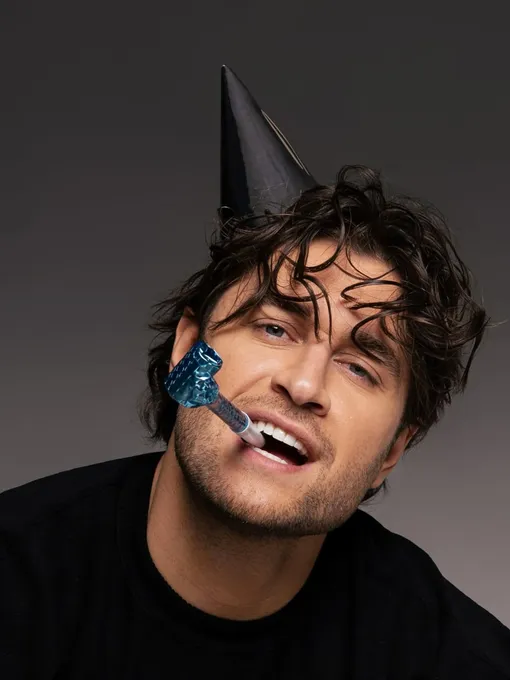 Дава отметил 33-летие