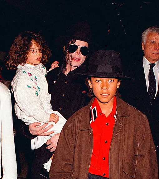 Лили Чандлер, Майкл Джексон и Джордан Чандлер, 2003