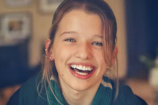 «Лучезарный ребенок!»: дочь Милы Йовович надела мантию волшебницы «Лучезарный ребенок!»: дочь Милы Йовович надела мантию волшебницы
