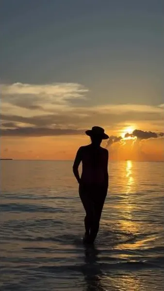 Нажми и смотри