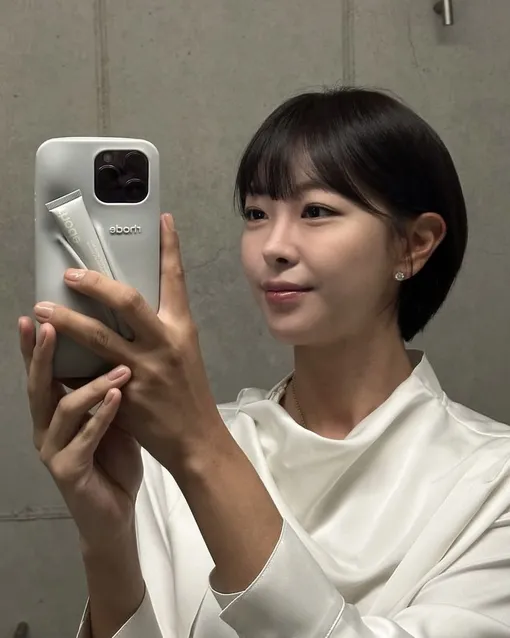 Вон-хи, как ты видишь, старается следить за всеми трендами, в том числе и в бьюти-сфере Вон-хи, как ты видишь, старается следить за всеми трендами, в том числе и в бьюти-сфере