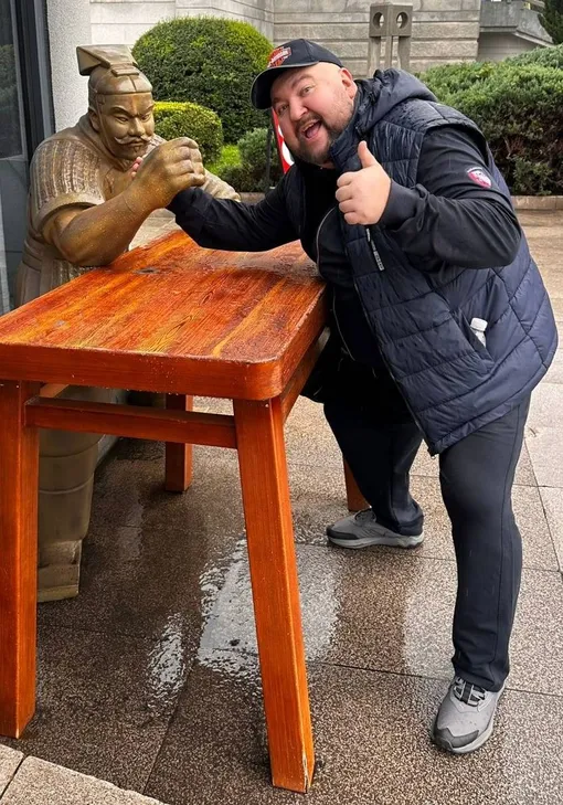 Дмитрий Красильников был известным КВНщиков, актером, режиссером и ведущим