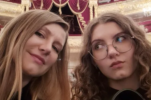 «Оля так горько плакала»: жена лидера группы «Звери» с дочерью ушли из Большого театра