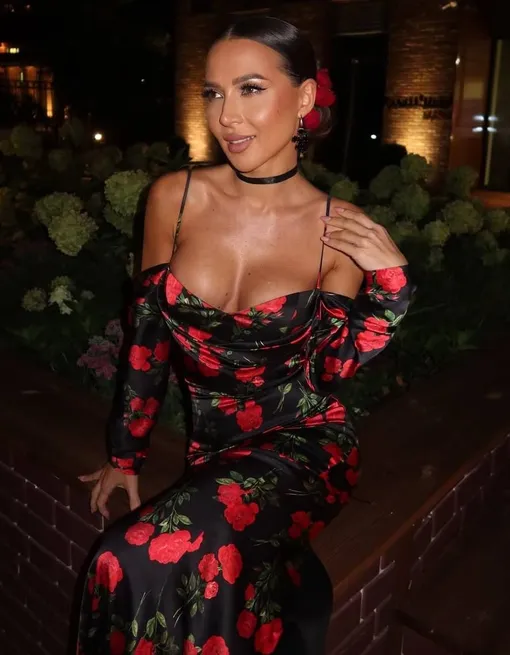 Находящаяся под домашним арестом Валерия Чекалина впервые за долгое время выехала в город