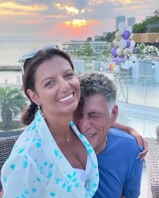 Онкобольная Маргарита Симоньян тяжело переживает смерть мужа