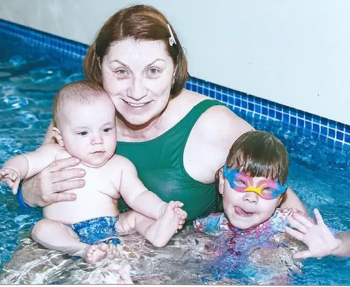 Роза Сябитова с внуками Роза Сябитова с внуками