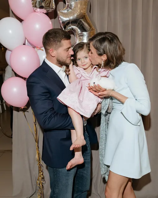 Вячеслав Дайчев и Алекса с дочерью Адрианой Вячеслав Дайчев и Алекса с дочерью Адрианой