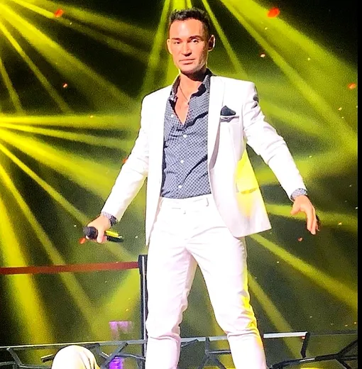 Юрий Титов исполнил хит Юлии Началовой